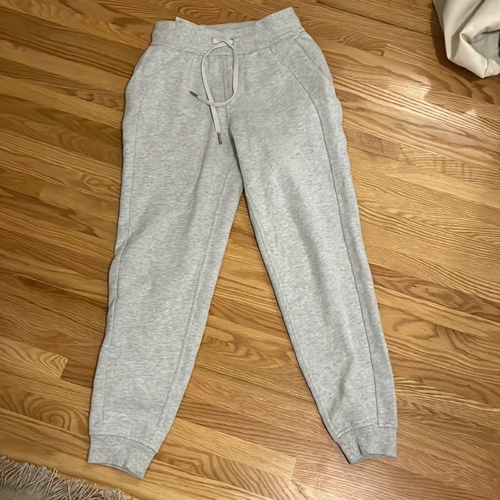 Lululemon scuba joggers. grey size 4. Lightly worn. Great condition.
